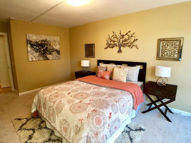 Photo - 1700 Civic Center Dr