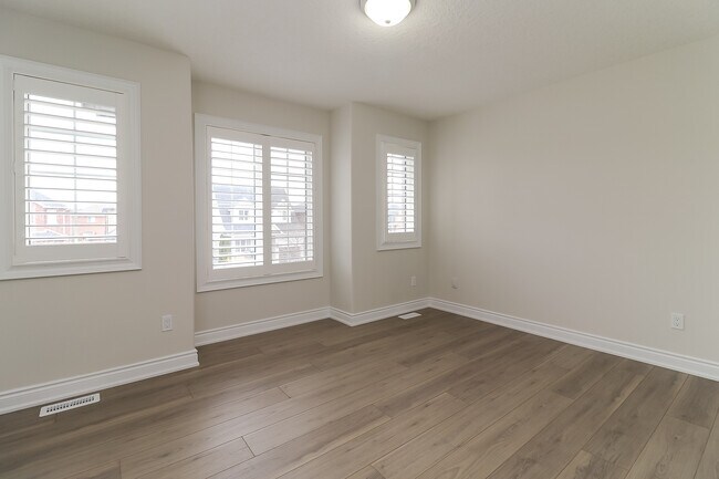 Photo - 75 Garbutt Cres