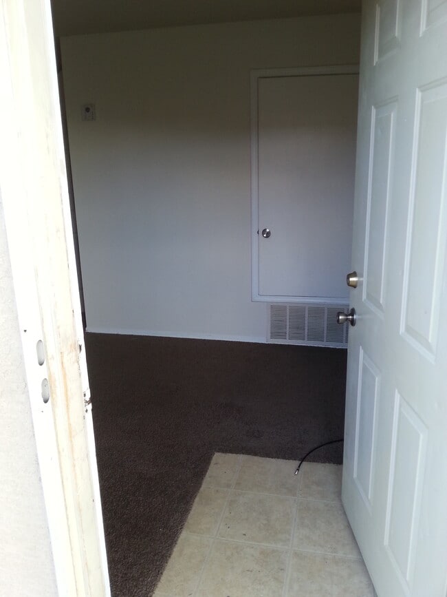 Photo - 2101 Elm St SE