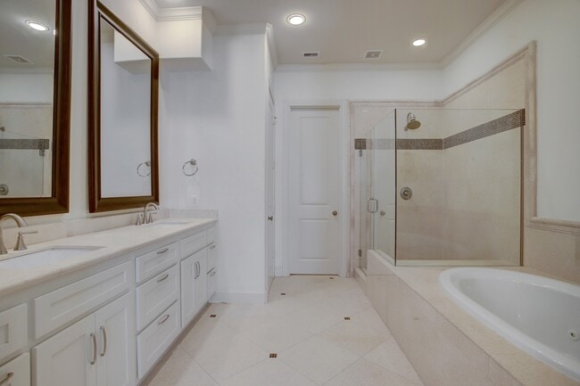 Building Photo - 1415 Oakdale St