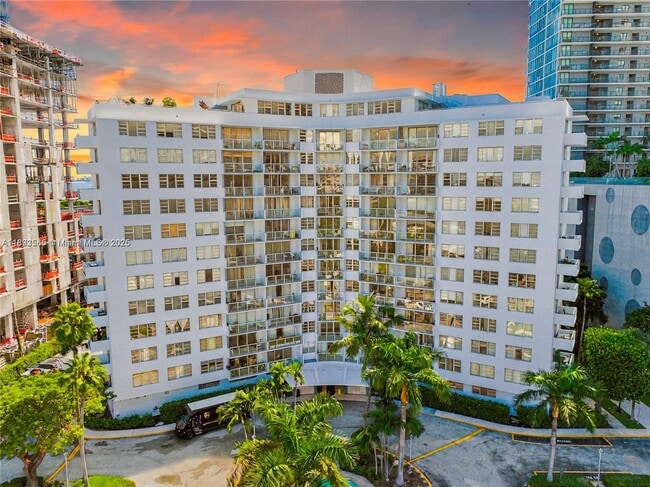 Photo - 3301 NE 5th Ave Unit 307