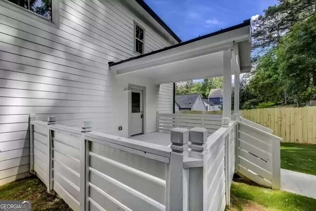 Photo - 253 Lamon Ave SE