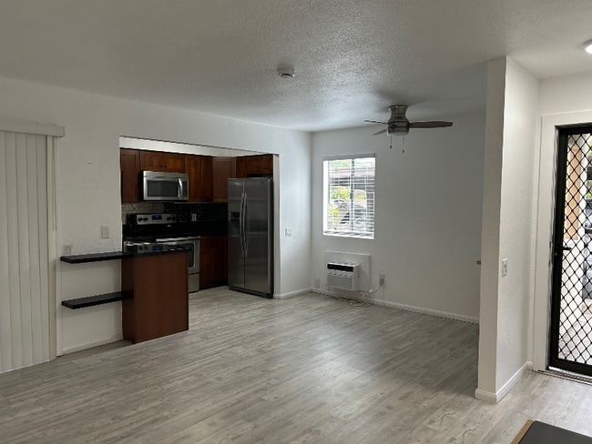 Building Photo - 7934 Mission Center Ct Rental