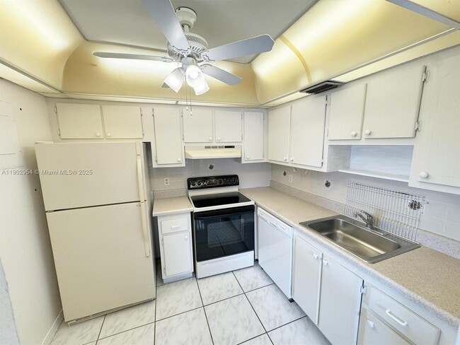 Photo - 379 Saxony Ln Unit 379