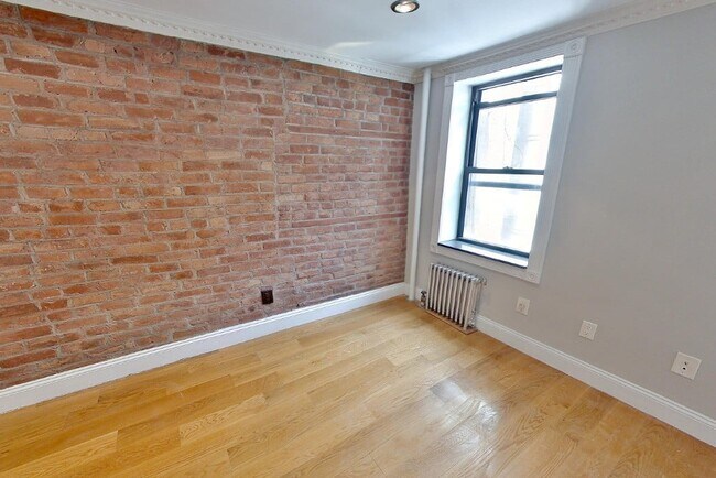 Building Photo - 115 Mulberry St