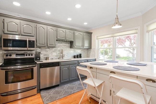 Building Photo - 109 Salem St