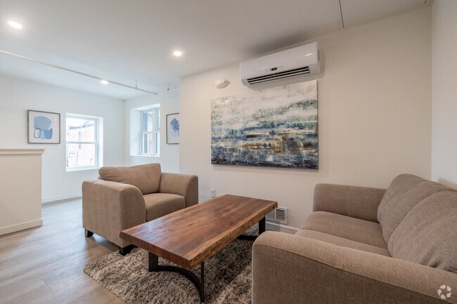 Lounge - 92 E Forest Ave