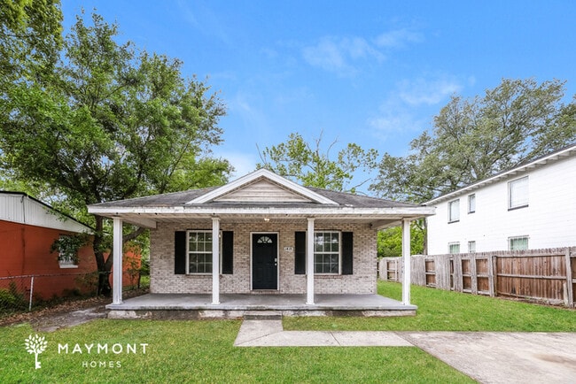 Building Photo - 1410 W 20th St