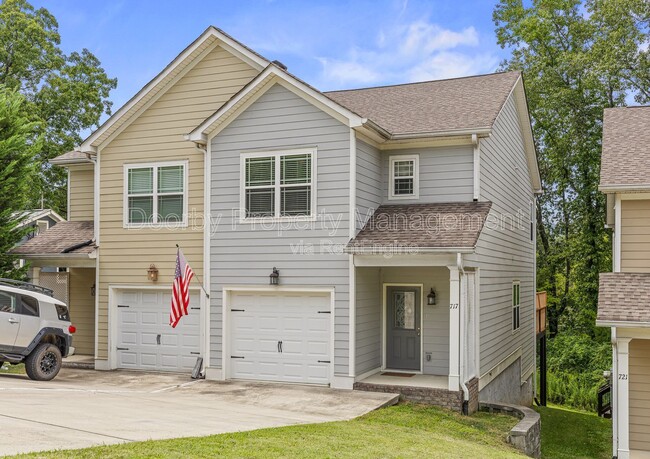 Building Photo - 723 Ladd Ave