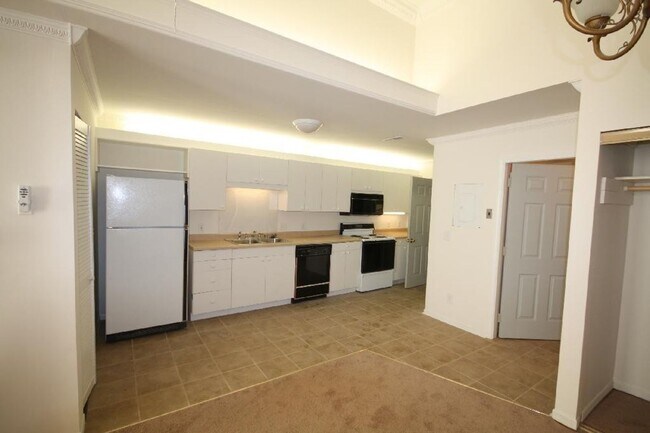527 Milwaukee Ave Unit 527 Milwaukee Ave, Unit A
