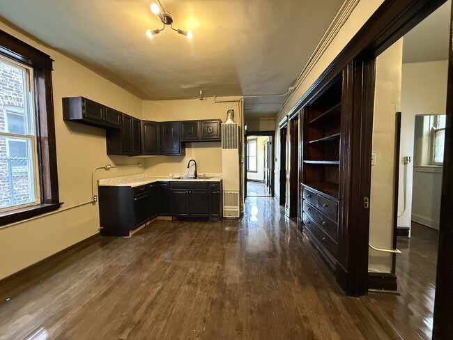 Photo - 4222 W Cullerton St