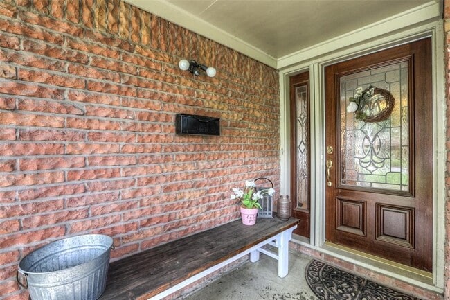 Photo - 6222 Lindyann Ln