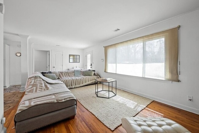 Photo - 414 Charles Pl