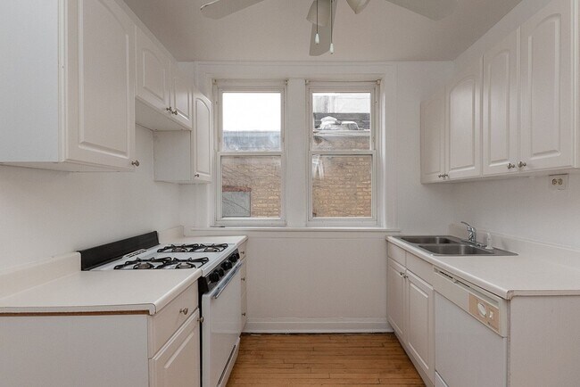 Photo - 4409 N Kenneth Ave Unit A2