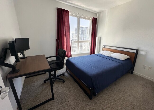 Photo - 1240 India St Unidad 2104