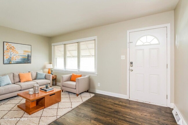 Photo - 3924 Broadview Dr