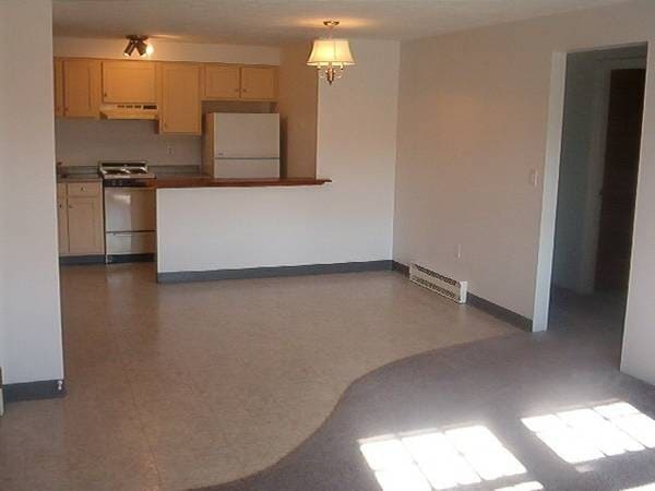 Building Photo - 37 Ernest Ave Unit 10