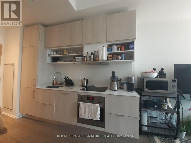 Photo - 5 Soudan Ave Unit 909