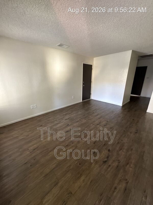 Photo - 3533 S County Center Dr