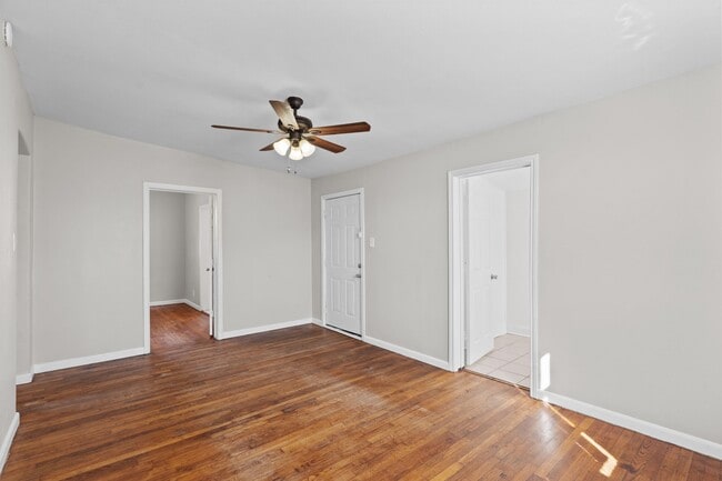 Building Photo - 4020 Avenue O 1/2