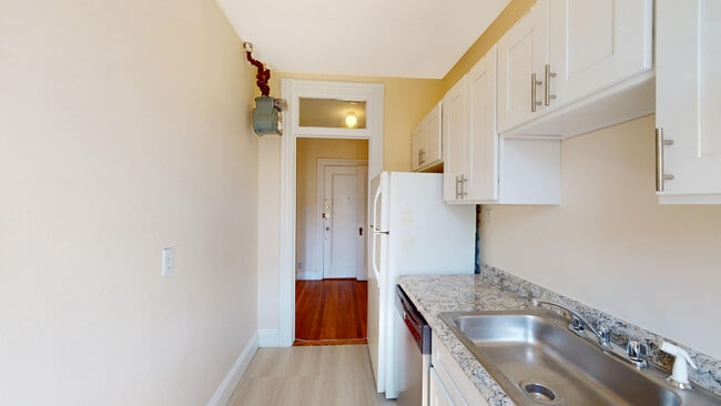 Photo - 101 Glenville Ave Unidad #19