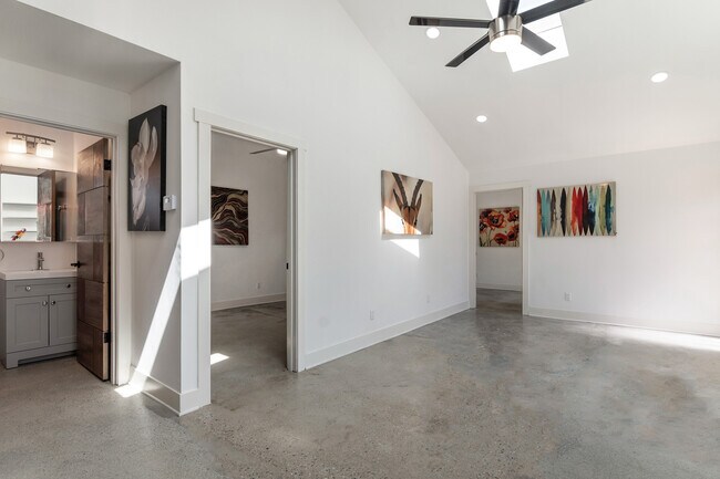 Photo - 2665 S Catalina St