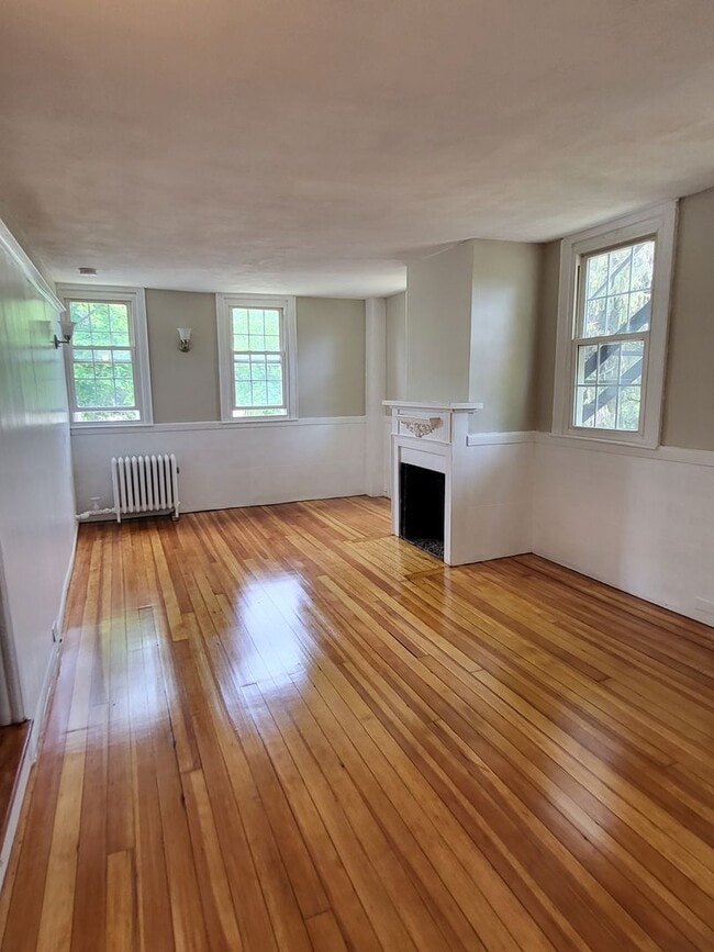 363 Waterman Ave Unit 3