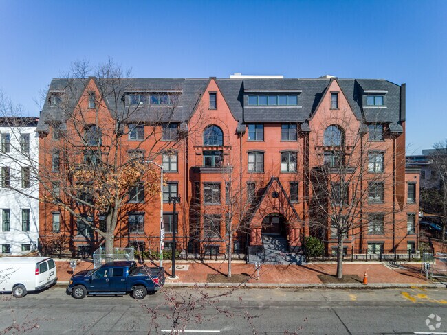 1020 Pennsylvania Ave SE - Butterfield House