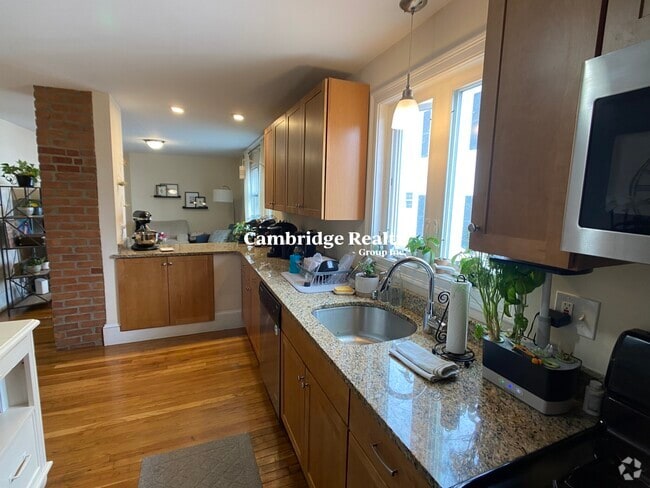Building Photo - 78 Ten Hills Rd Unit 1 Rental