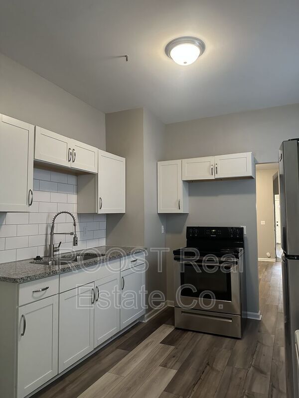 Photo - 480-482 E. Markison Avenue