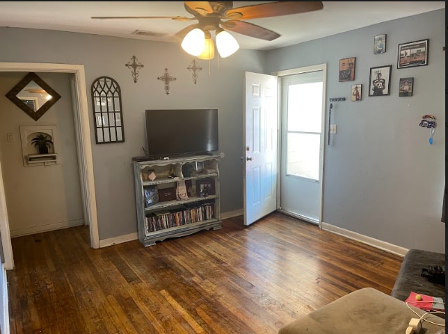 Photo - 707 Jefferson St