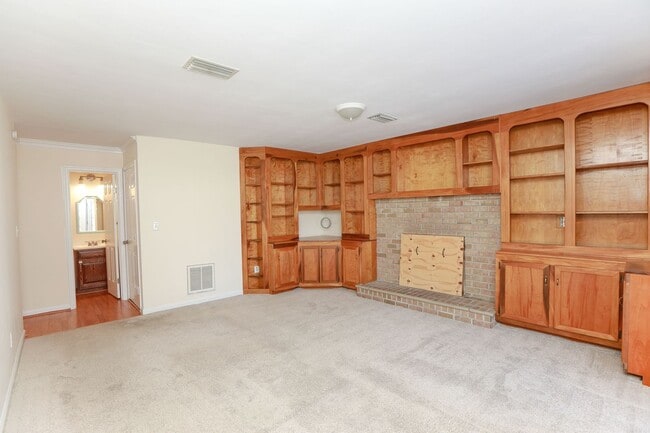 Photo - Spacious 4BR Home with a Fenced Yard & Jetted Tub