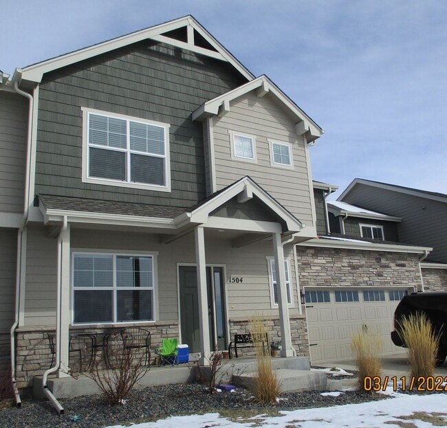 Building Photo - Spacious, Pet Friendly 3-Bedroom Townhome ...
