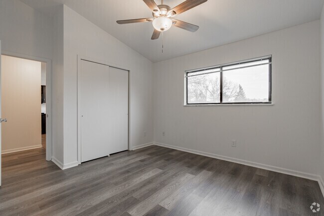 2BR, 2BA - 950SF - Second Bedroom