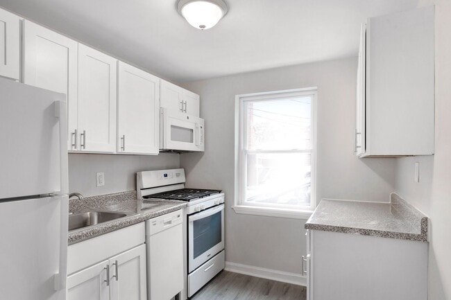 Photo - Montclair Court Apartments