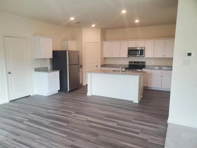 Photo - 2002 Prairie Ln