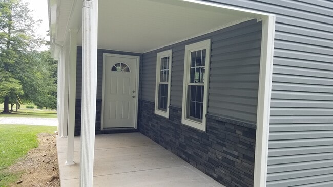 House Front 2 - 375 W Cruikshank Rd Unit 375B