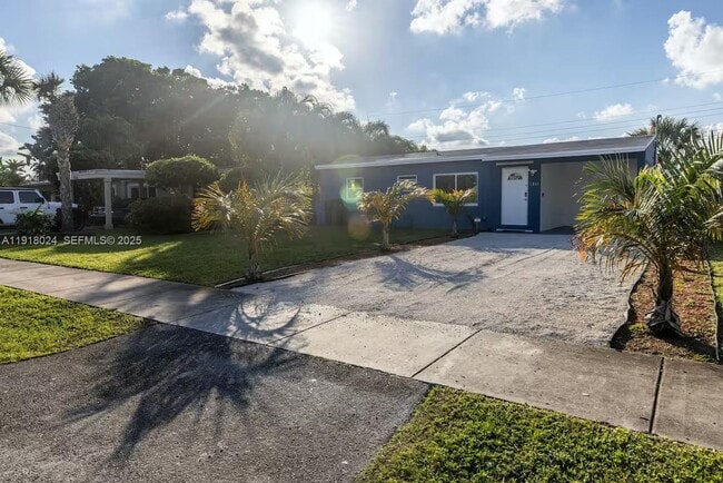 Building Photo - 5841 NE 3rd Ave