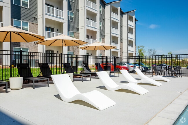 Pool-Side Lounge