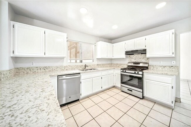Building Photo - 771 W Ave E Rental