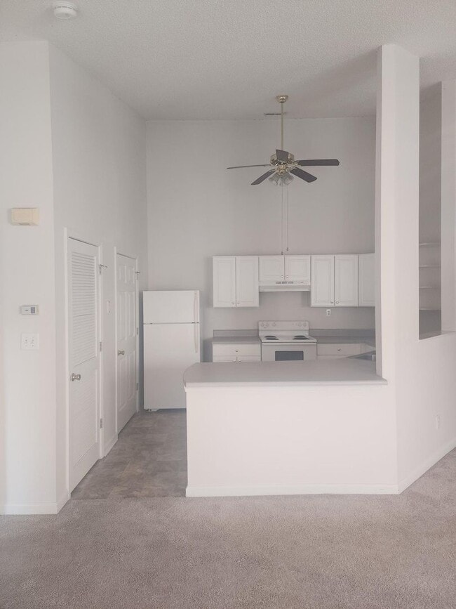 Photo - 141-300 (4) Unit 300-4