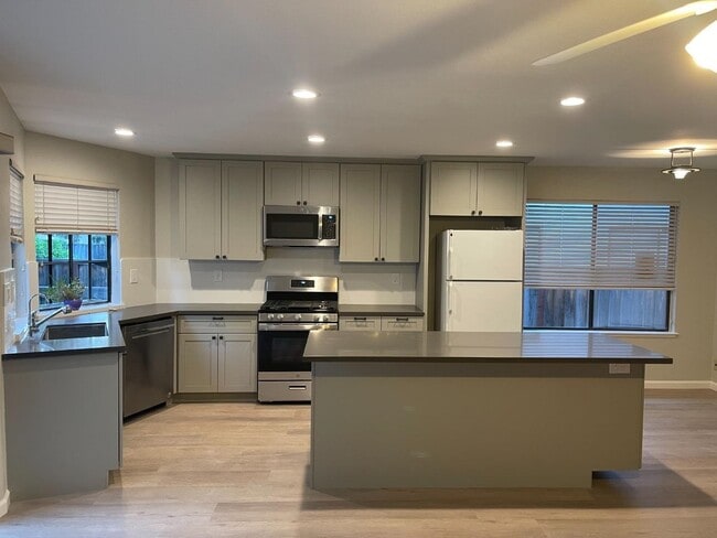 Photo - 10281 Parlett Pl