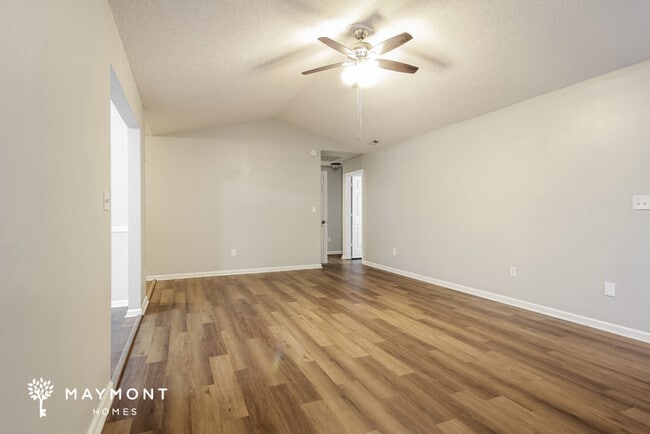 Photo - 139 W Fall River Way