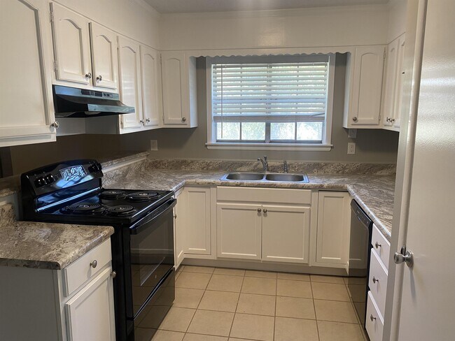 Photo - 400 S Dearborn St