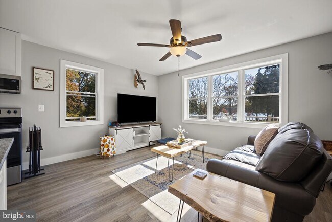 Photo - 11021 Bowerman Rd