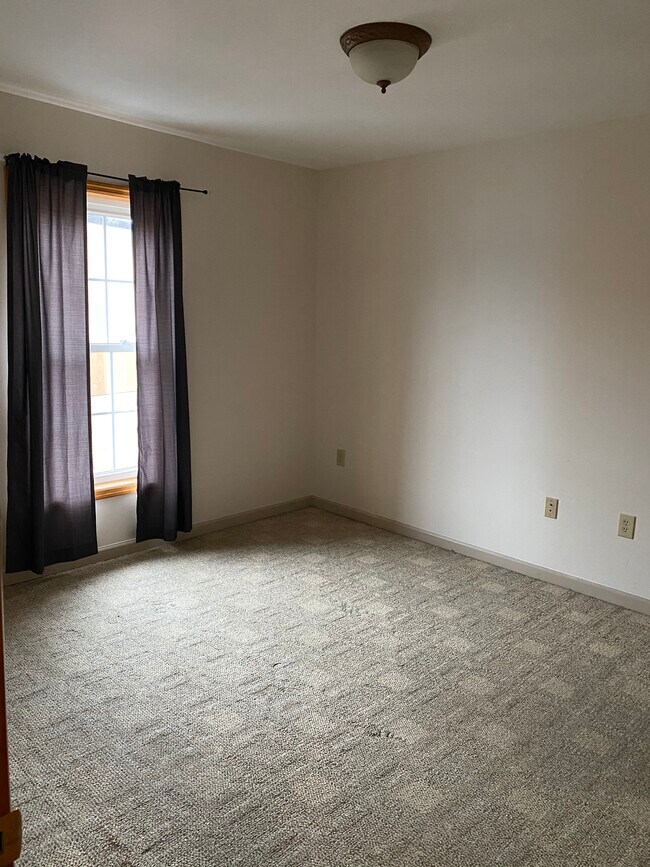 Large Master bedroom - 11 Stahlman Pl Unidad Apartment 2R