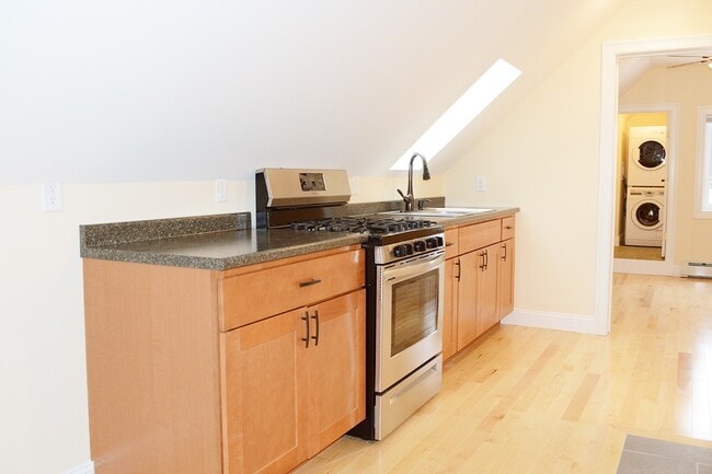 Building Photo - 66 Murray St Unit APT 3