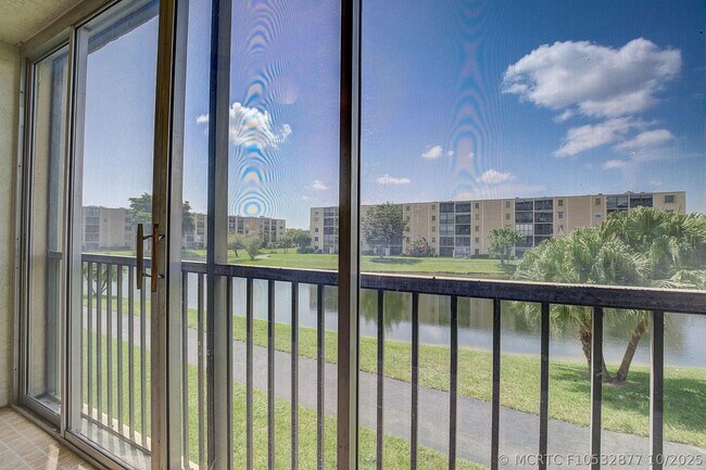 7940 NW 50th St Unit 203