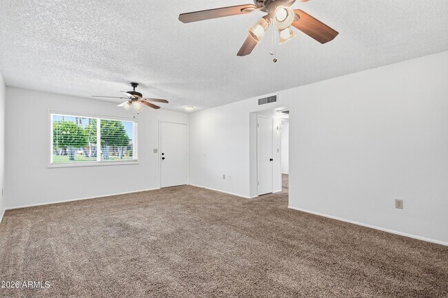 Photo - 10922 W Santa Fe Dr