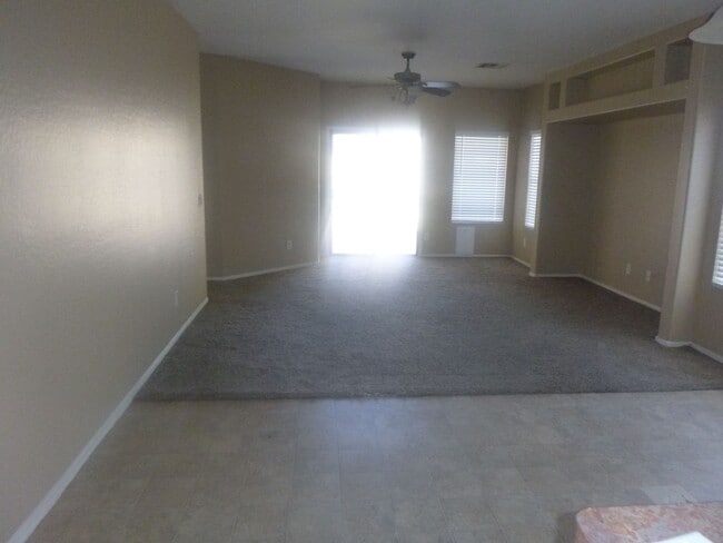 Photo - Great 4 bdrm in Johnson Ranch-San Tan Valley